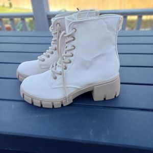 Woman's Boots
